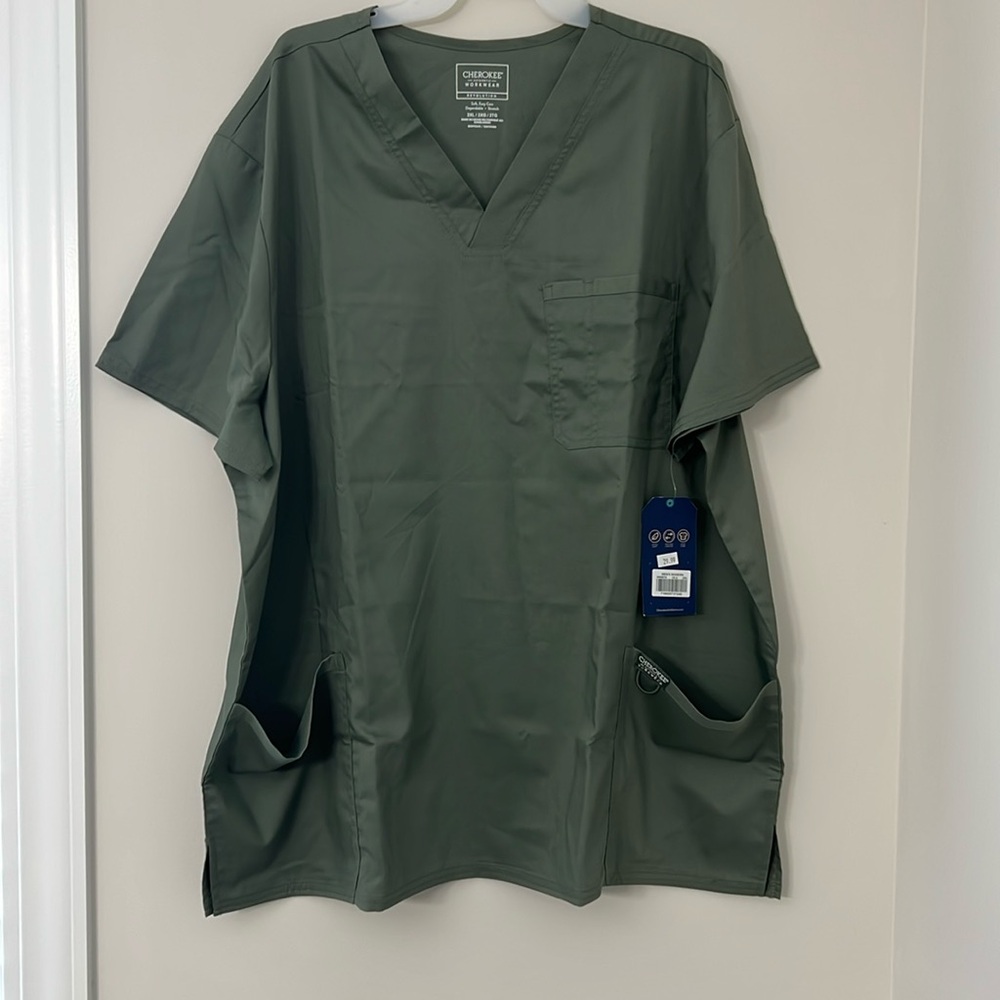 Mens NWT Cherokee Workwear scrub top